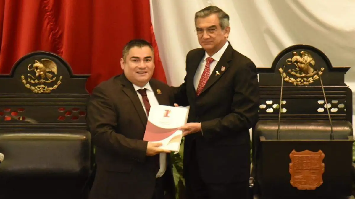Entrega Américo Villarreal informe en el Congreso de Tamaulipas