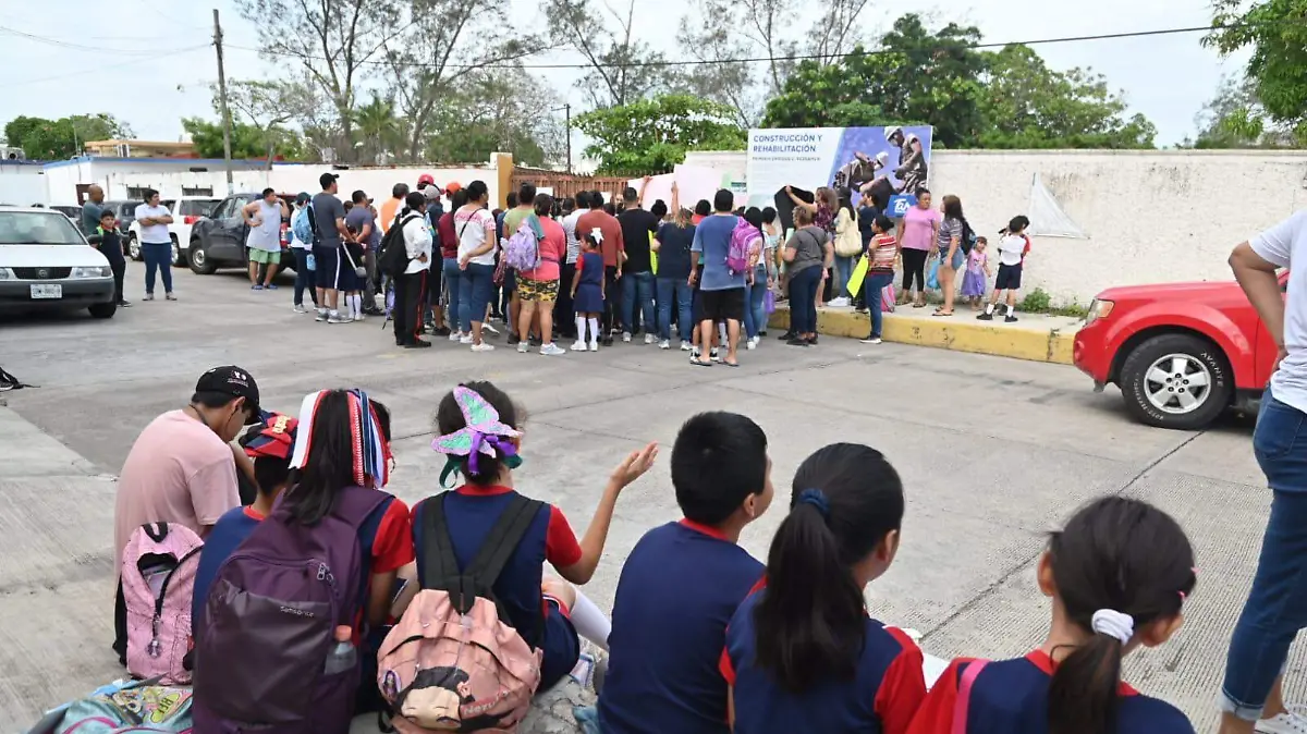 Se agudiza problemática en la Rebsamen, ahora se manifiestan padres de familia 11