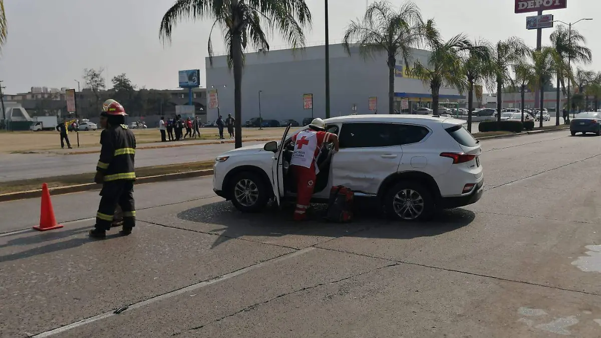 Choque de camionetas deja tres heridos en Ciudad Madero