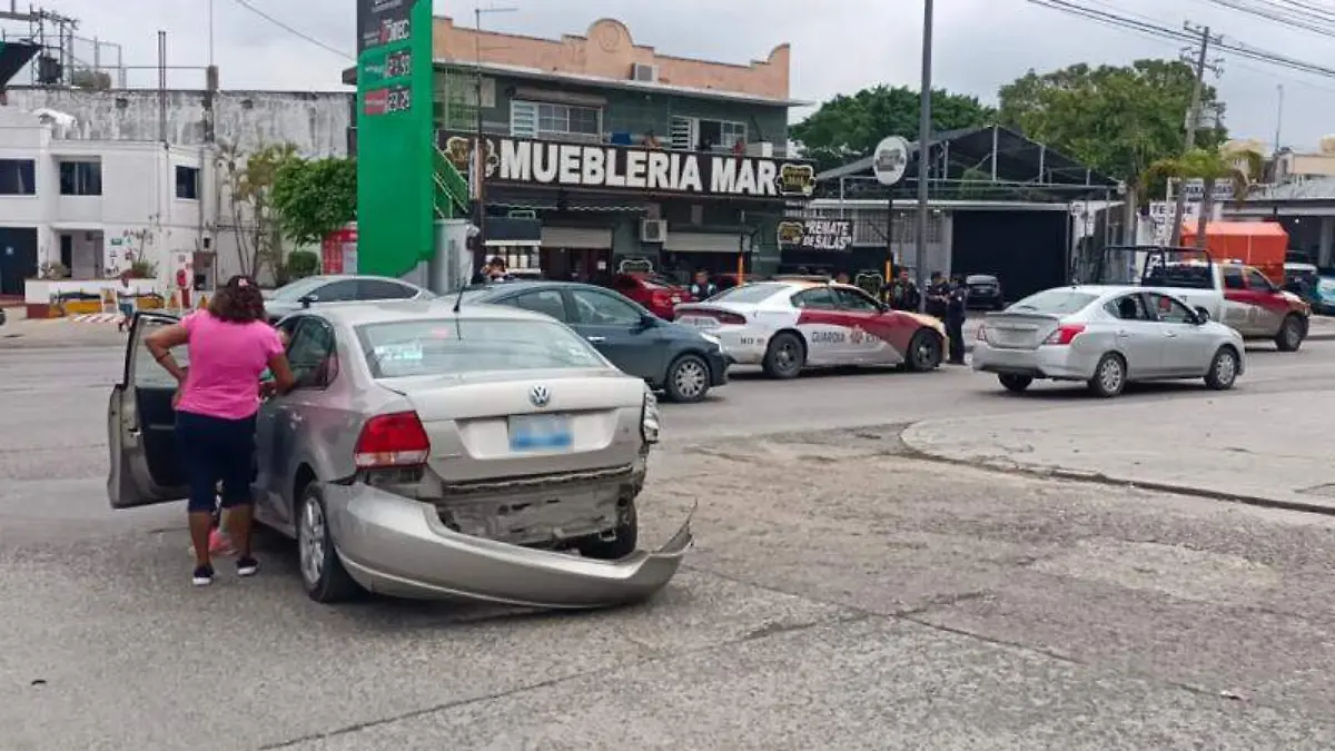 Patrulla de la Guardia Estatal y auto particular protagonizaron fuerte encontronazo