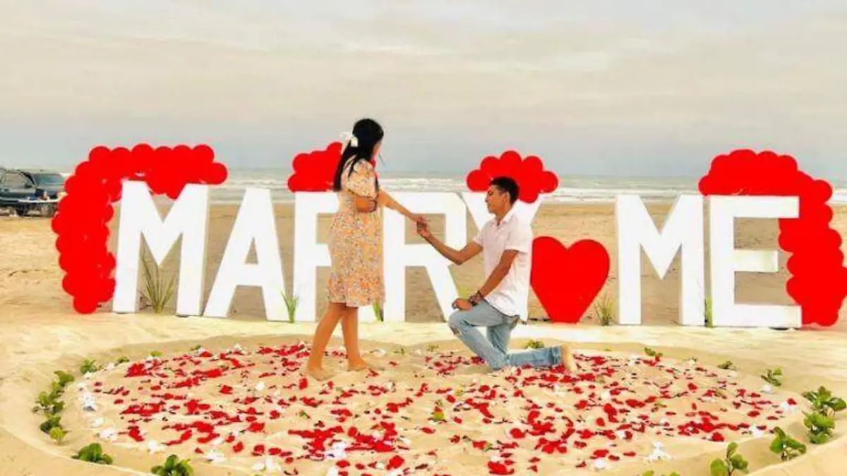 "Le dije que sí", así fue la espectacular petición de matrimonio en una playa de Tamaulipas 