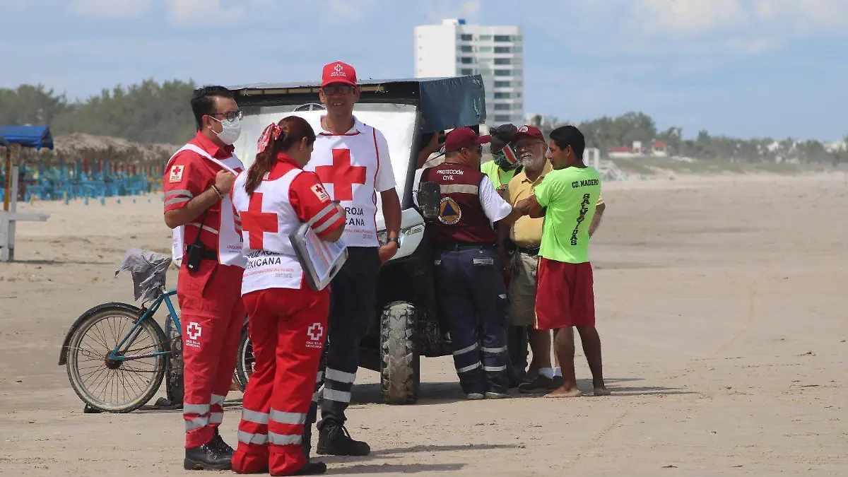 Tragedia en playa Miramar, hombre pierde la vida al rescatar a su amiga 