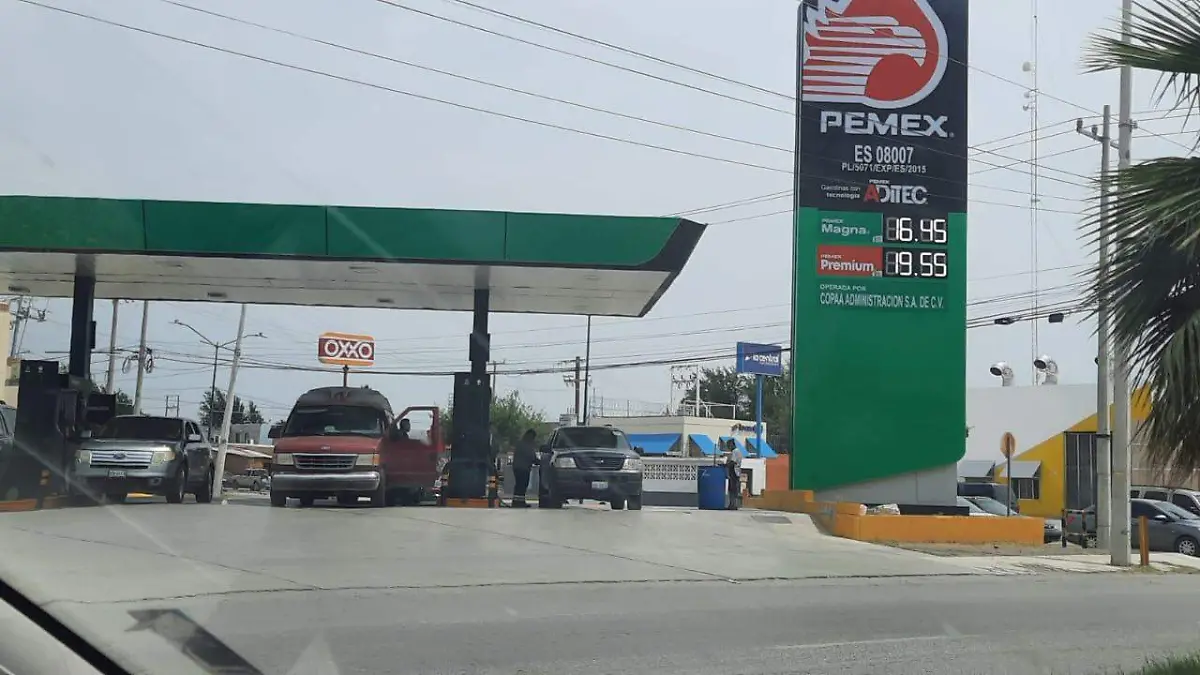 Se regulariza venta de gasolina en Nuevo Laredo (2)