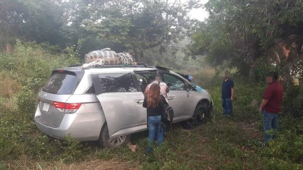 Familia de Nuevo León se accidenta en carretera del norte de Veracruz    