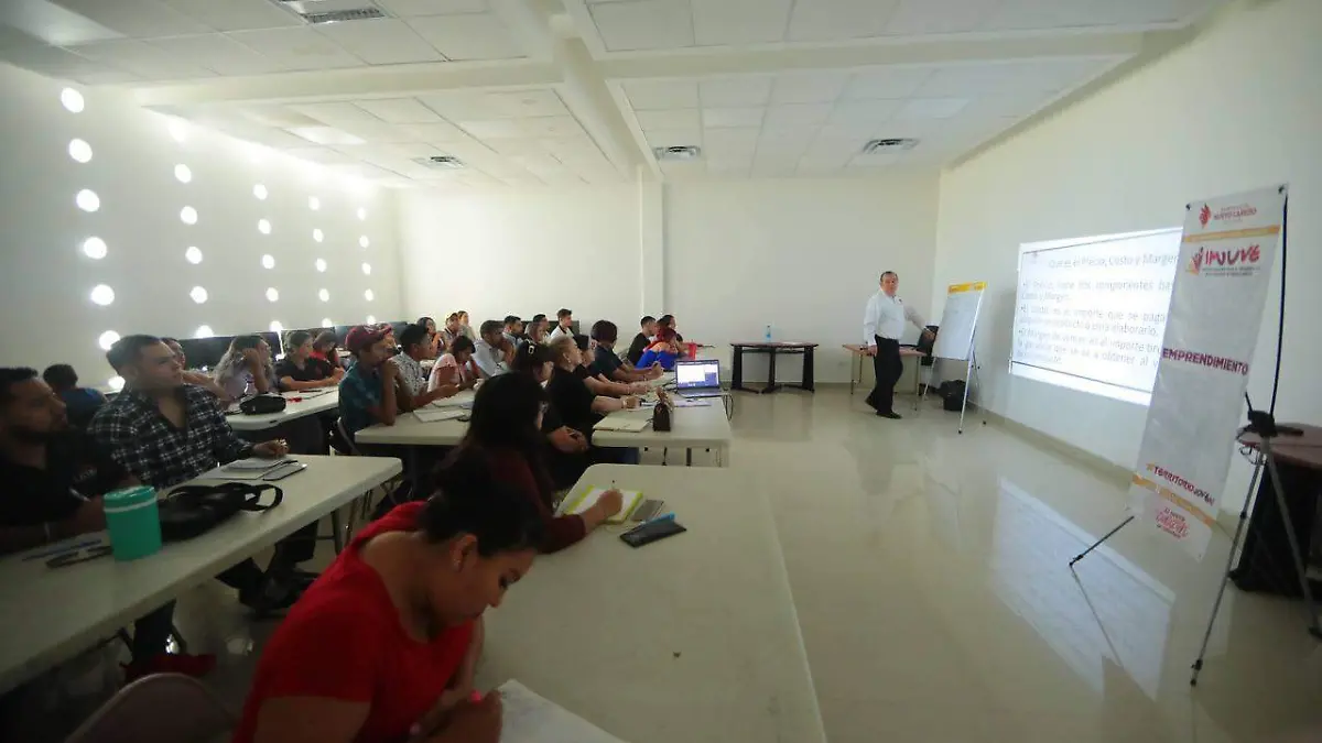Jóvenes emprendedores de Tamaulipas reciben asesoría financiera gratuita1
