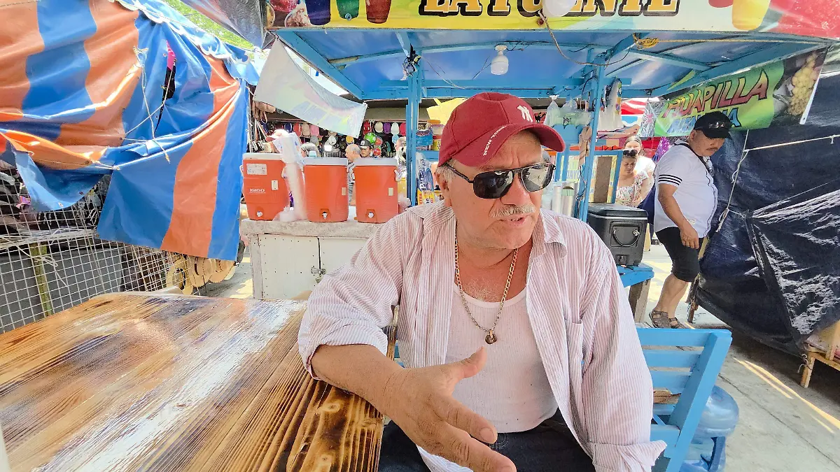 Don Jesús rescata el pulque de zarza, una tradición viva en Tampico Alto