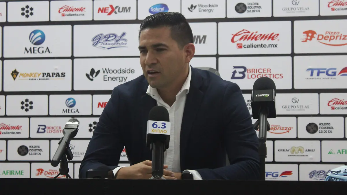 Pedro Beltrán trabaja junto al "Chima" Ruiz 