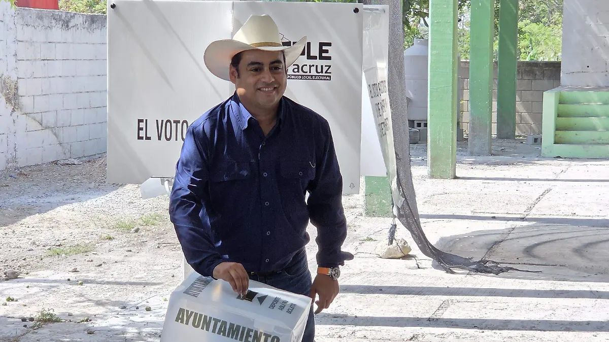 Eduardo Barrios Mellado, candidato a la presidencia municipal de Tampico Alto, asegura una jornada electoral pacífica