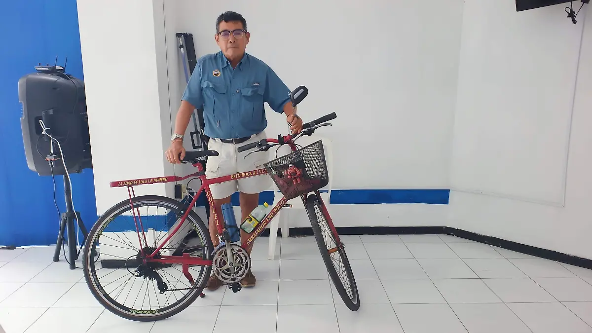 Roberto Botello Cortés, quien ha recorrido varios estados de la República, pide más infraestructura