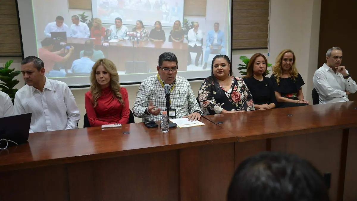 Durante la conferencia se aseveró que al ser las boletas del Proceso Electoral Extraordinario 2025 de multivotación, el conteo final se extenderá por varíos días