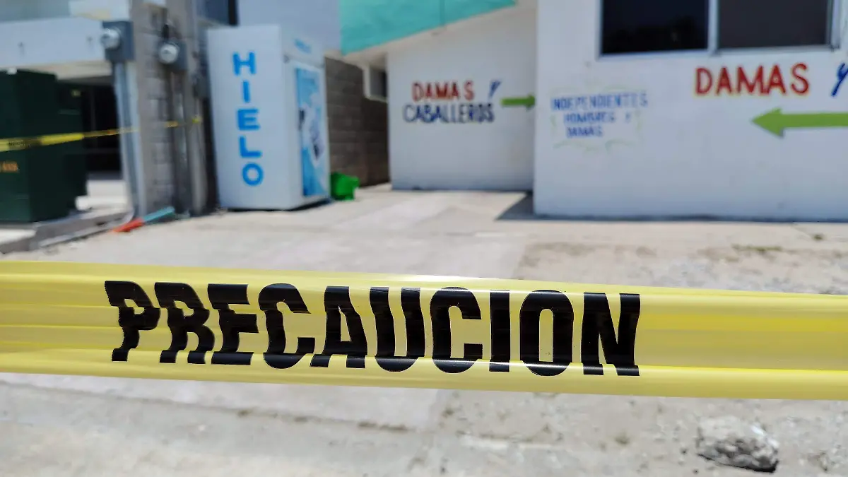 Hallan urna con cenizas humanas en playa Miramar y causa movilización