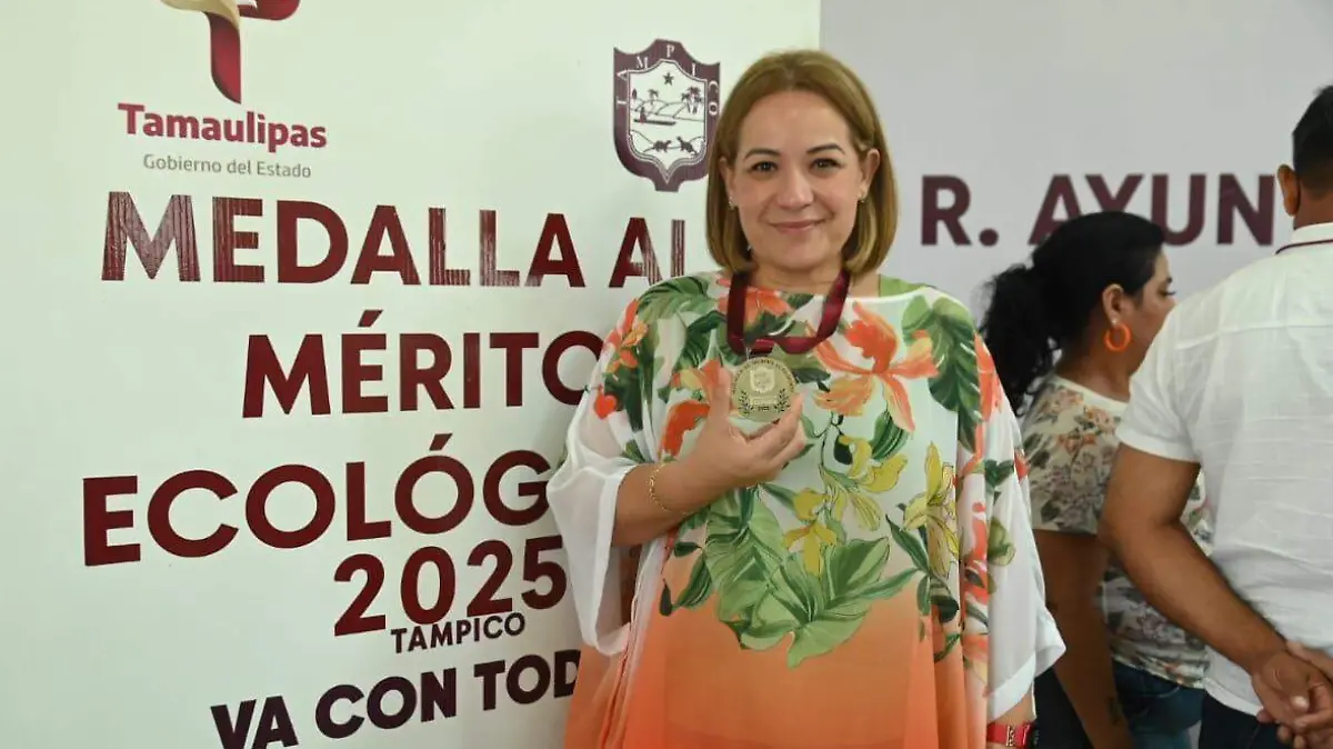 Dionee Isabel Jiménez Quijas, Presidenta del Club de Orquídeas Tampico