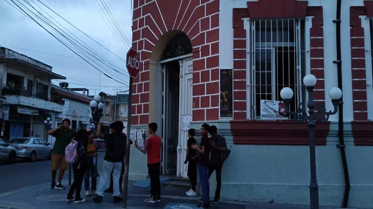 La falta de luz que se tiene se prolongará por varias horas
