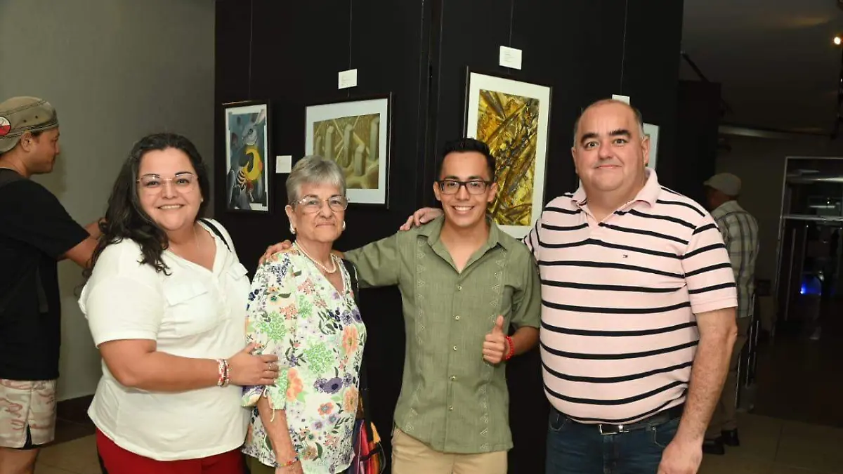 Exposición “Los opuestos se tocan” llega al Centro Cultural Bicentenario