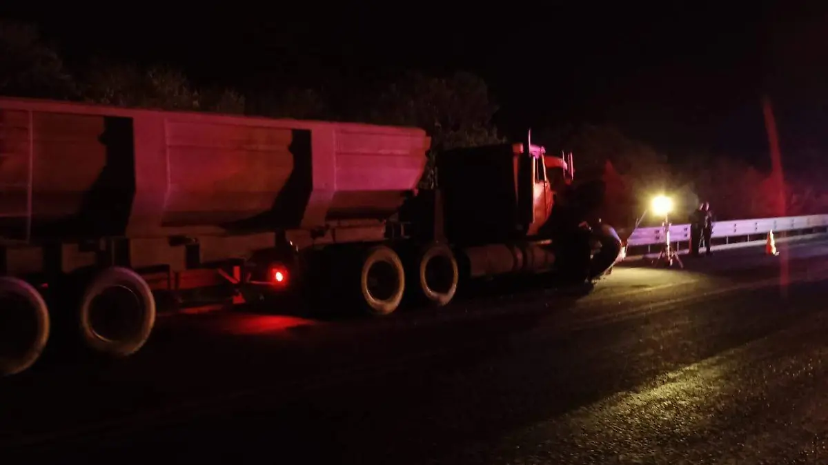Tragedia vial, muere persona tras violento choque en Libramiento Poniente