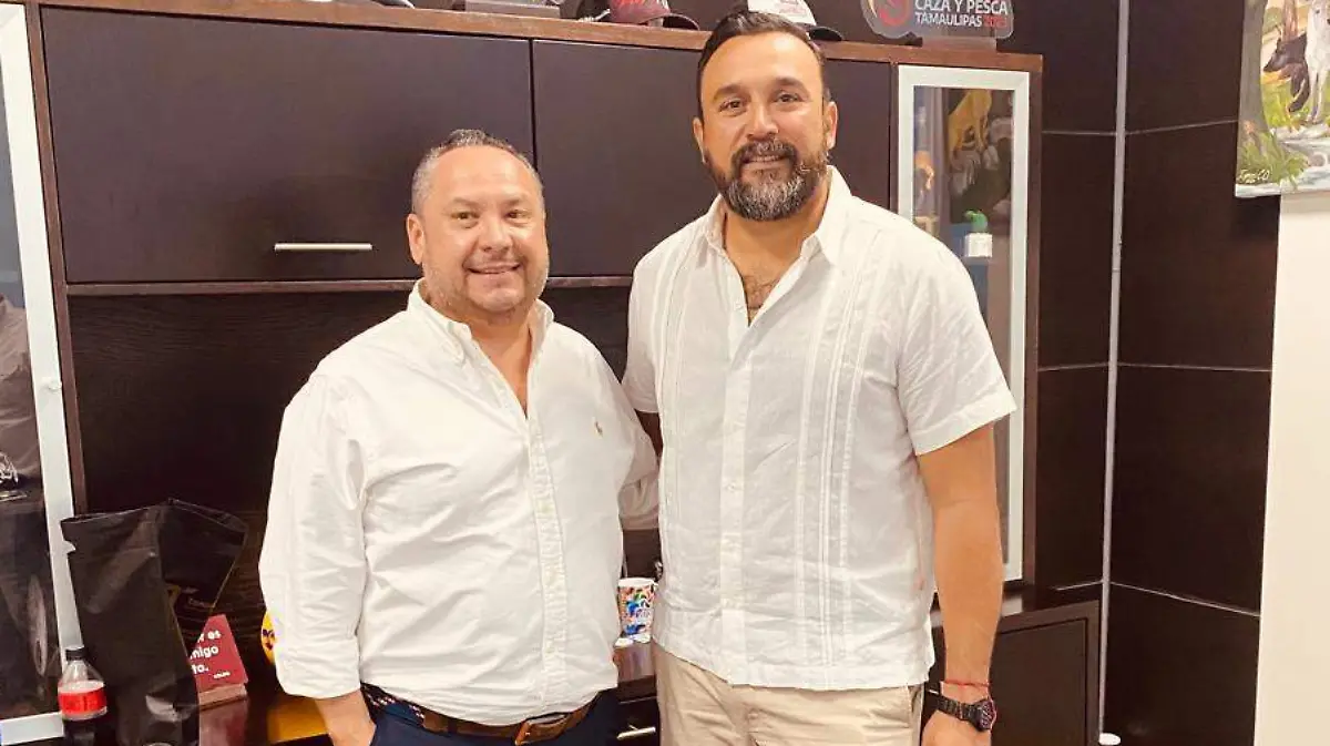 Pablo Haro, presidente de CMIC, y Benjamín Hernandez, secretario de Turismo