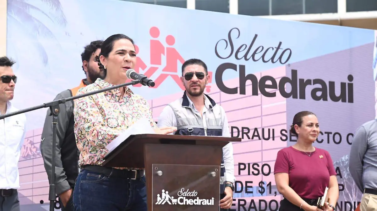 Mónica Villarreal, alcaldesa de Tampico, asistió al inicio de la obra en avenida Hidalgo