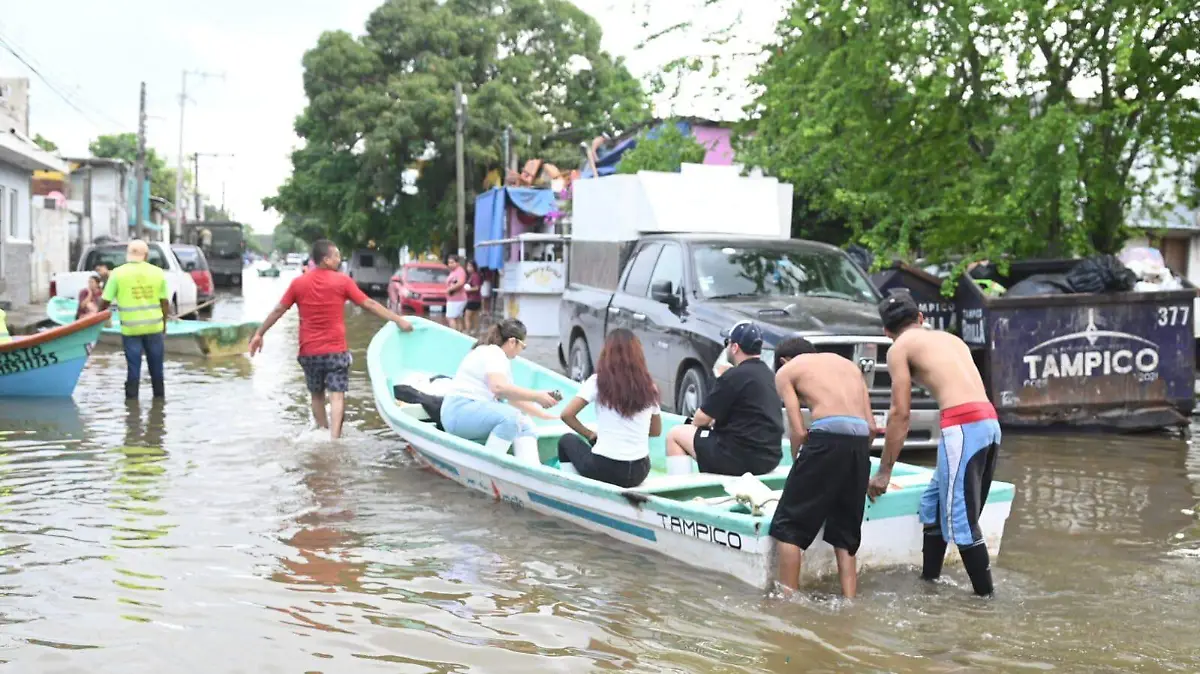 En esta colonia las lanchas no solo transportan personas, sino también sueños, esperanza y dignidad