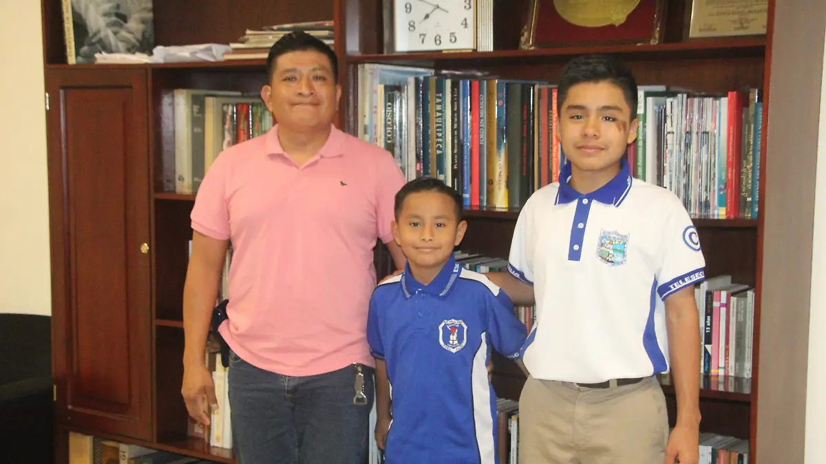 Estudiantes concurso oratoria