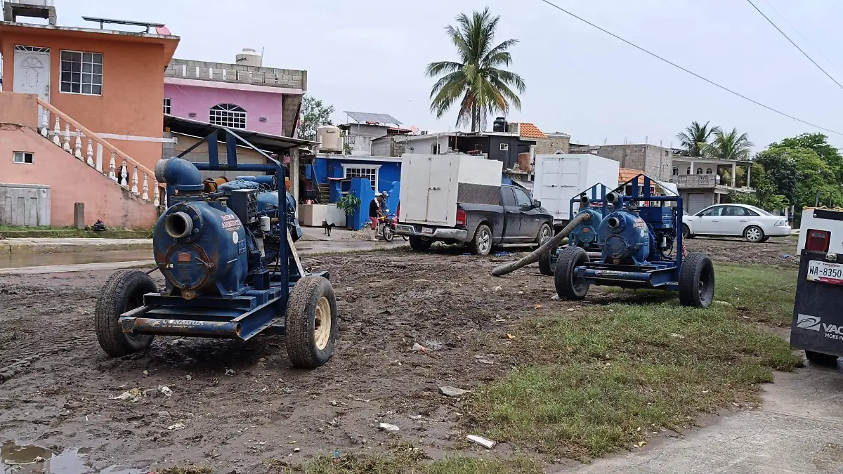 Las bombas están distribuidas en el sector Moscú, aliviando zonas afectadas por las inundaciones