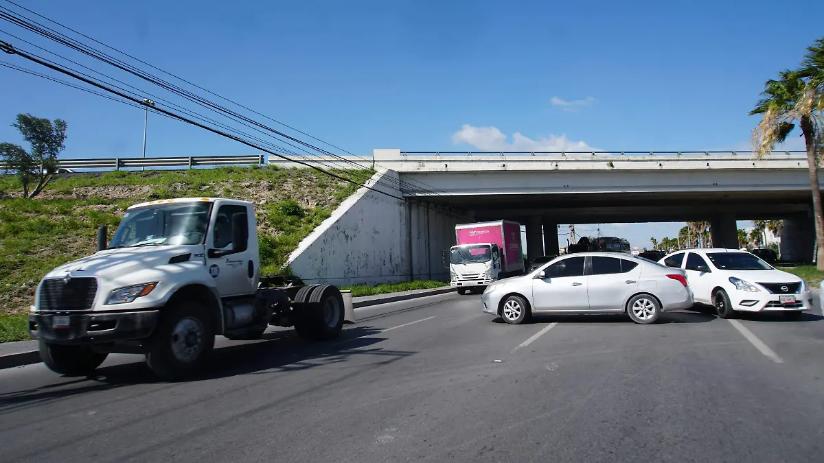 Reynosa: retiran autos de plataformas y choferes responden con bloqueo