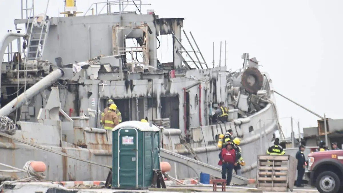 Bomberos responden a incendio de embarcación en municipio de Tampico