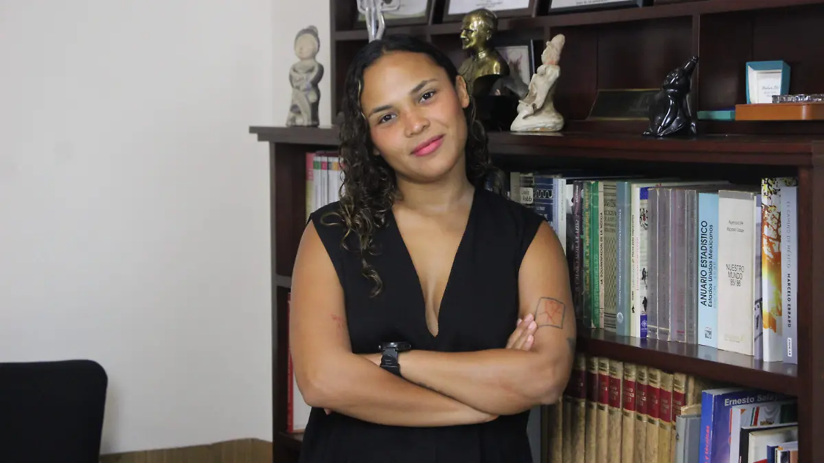 Analecia Tijerina artista 