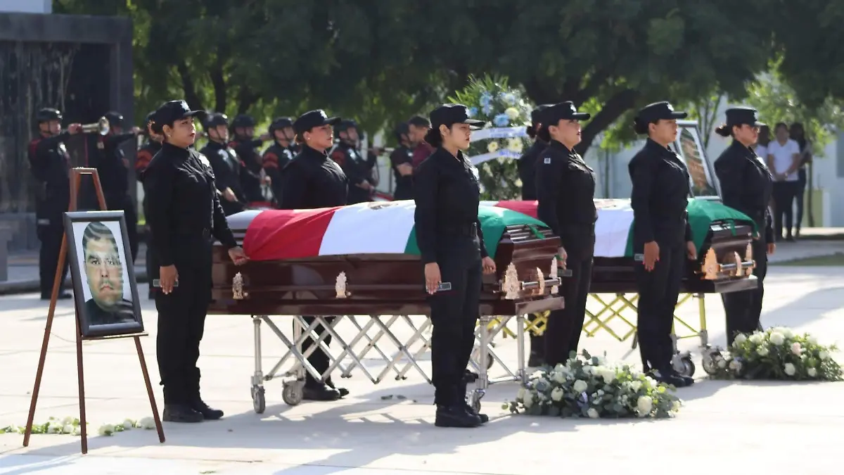 Realizan pase de lista y toque de silencio en Nuevo Laredo