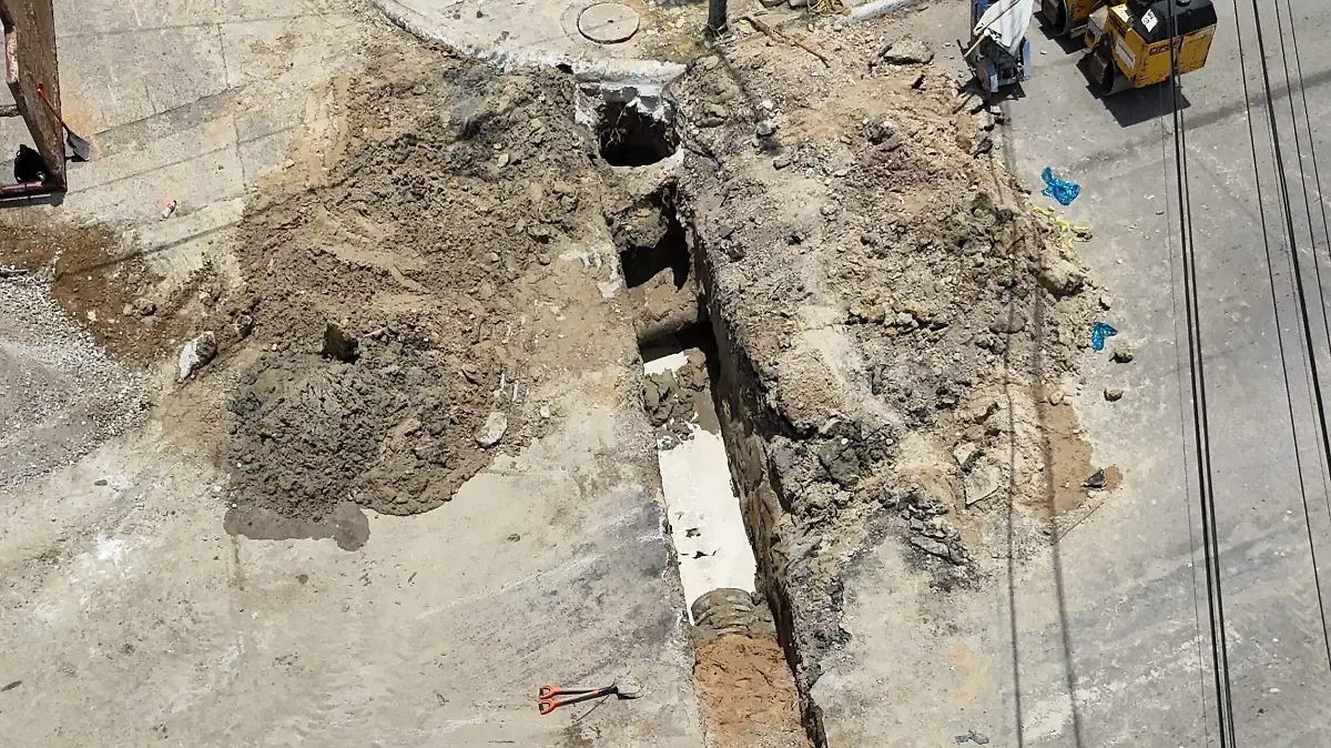 Una tubería de gas no localizada por la empresa Engie ha retrasado los trabajos de Comapa en la Avenida Hidalgo