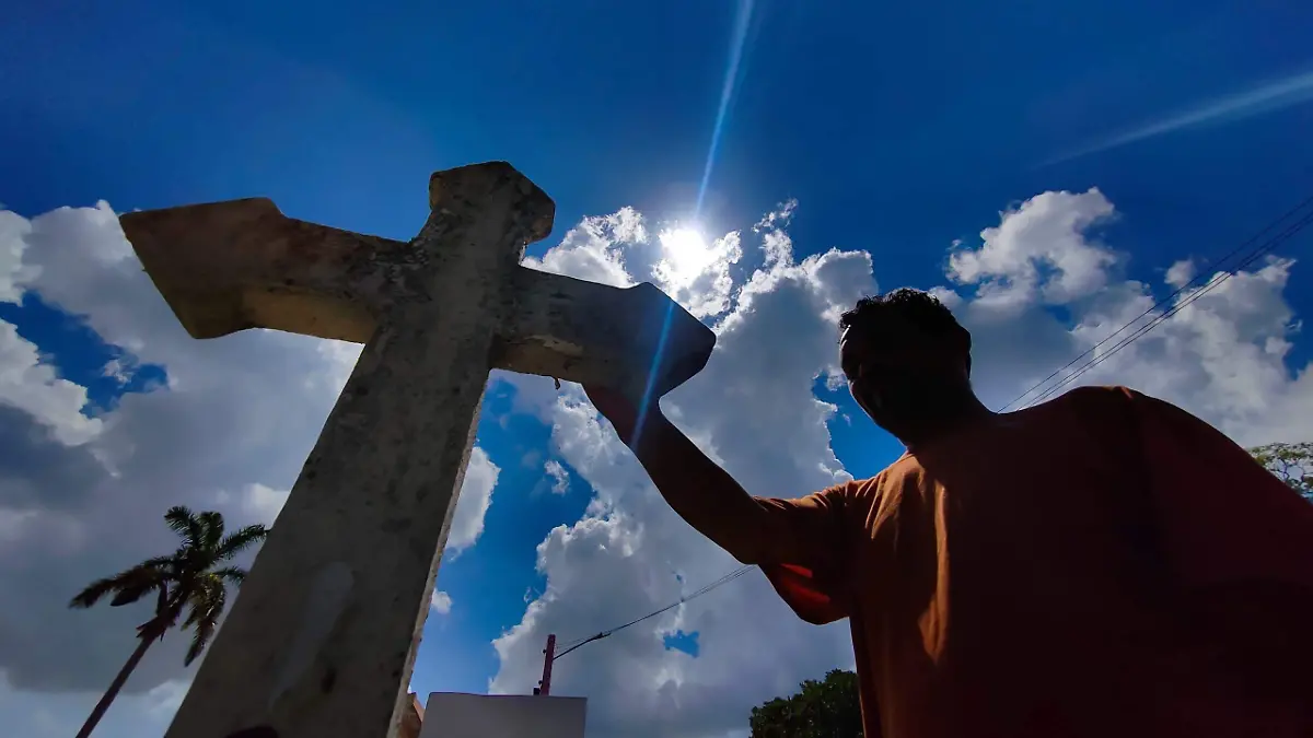 Juan Carlos brinda su talento al servicio de quienes han perdido un ser querido