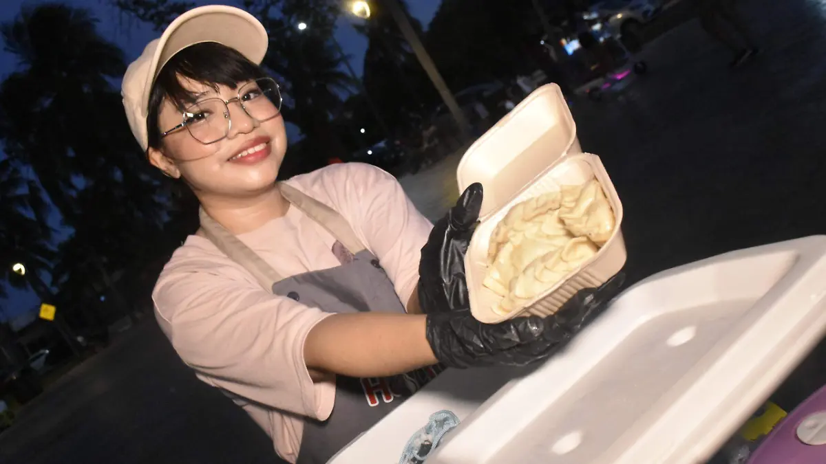 El menú de Haochi también incluye comida, por ejemplo, dumplings