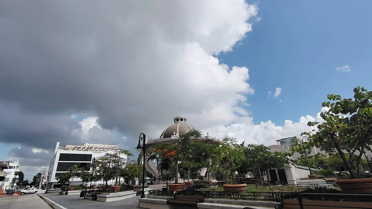 A un costado de la Plaza Isauro Alfaro en Ciudad Madero se llevará a cabo la venta de útiles escolares