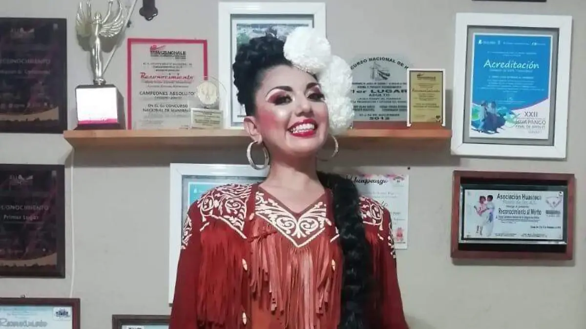 María Luisa Estrada, campeona de huapango