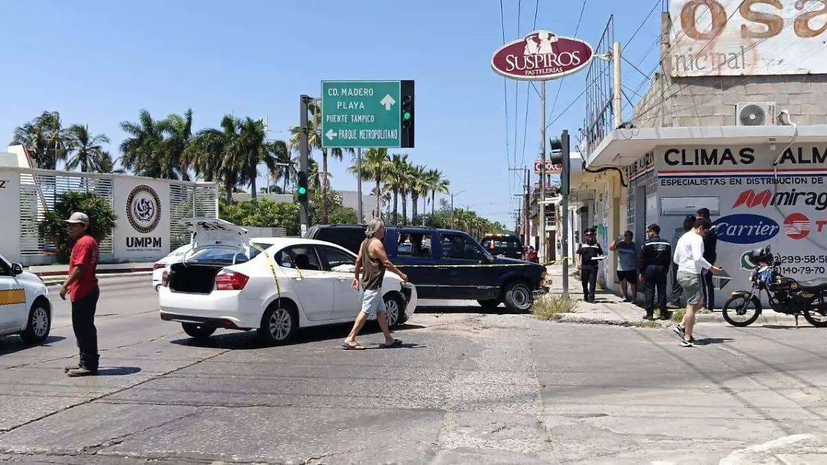 Accidente en Perimetral y Belisario Domínguez causa cierre parcial y largas filas