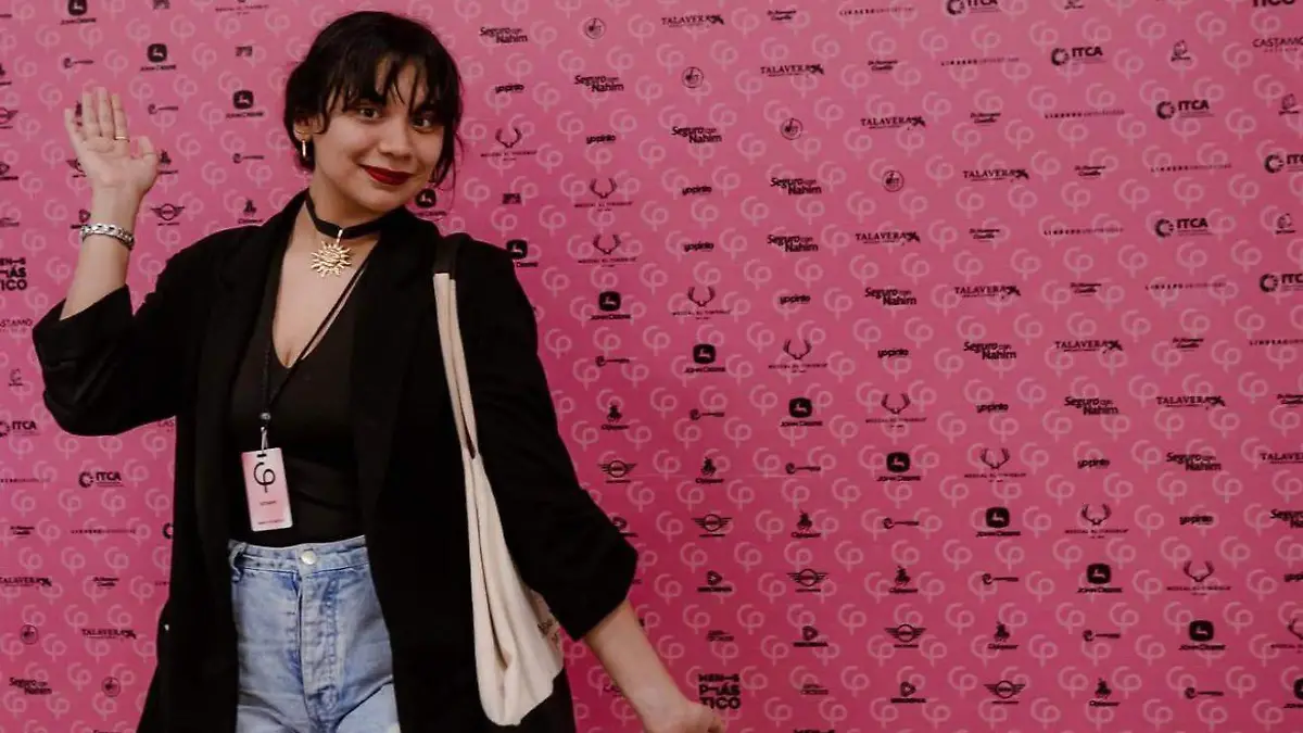 Alessandra Gallegos es la creadora de Anticronxs