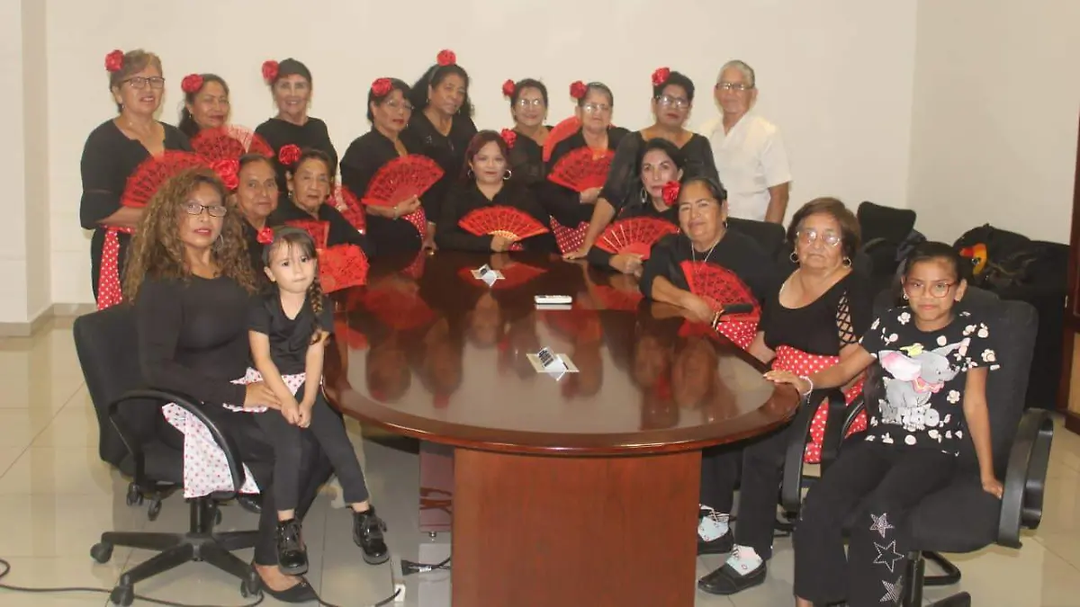 Mujeres transforman su salud física y emocional con zumba en una plaza de Ciudad Madero