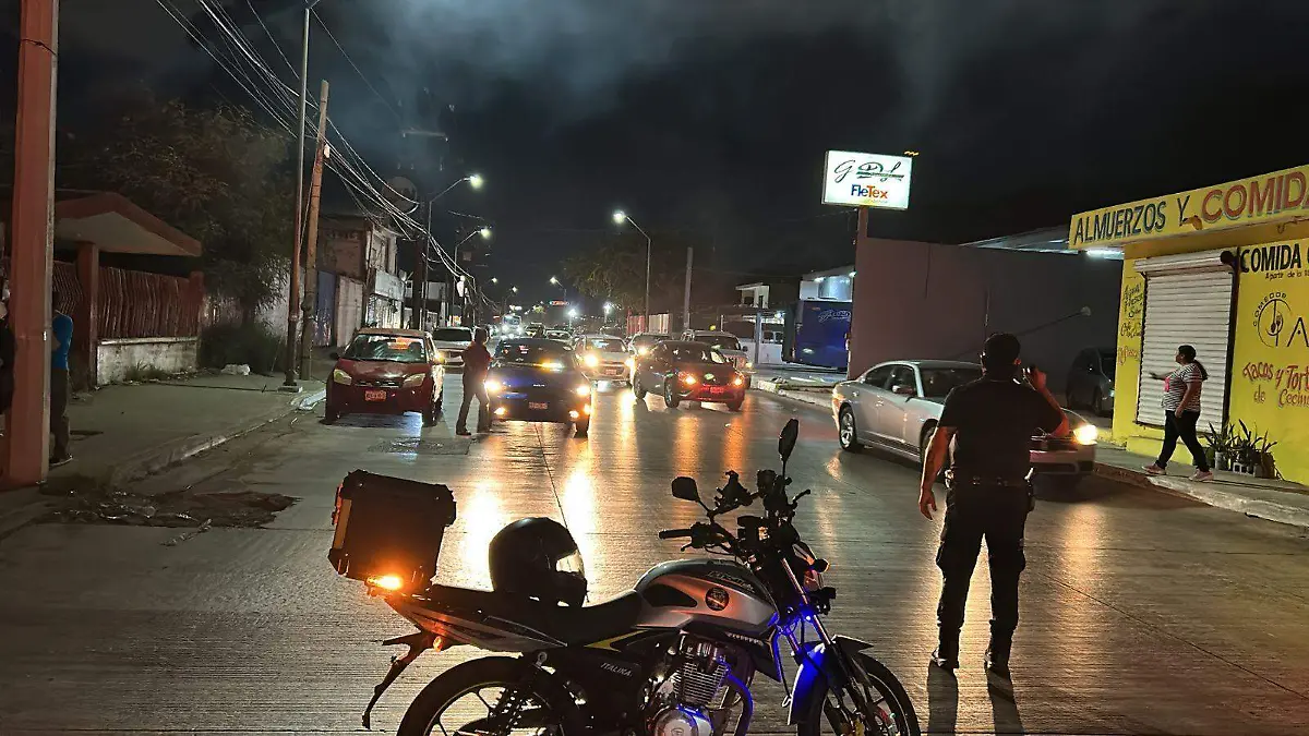 El tráfico se vio parcialmente detenido debido a las maniobras de auxilio