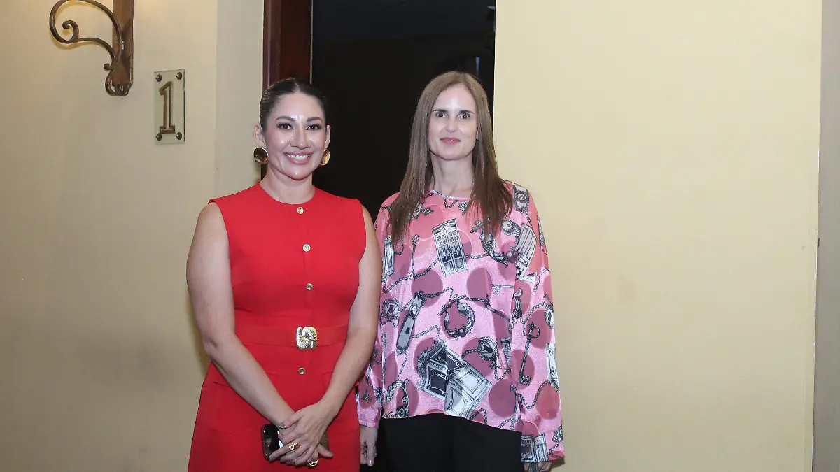 Lorena Rivera, vicepresidenta del Ciest, y Anabelle Larouche, cónsul de Canadá en Monterrey