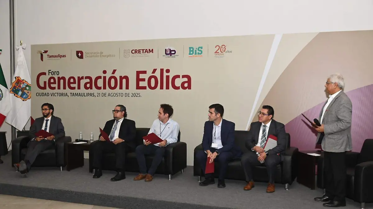 Especialistas participaron en el panel "Avances Globales en Tecnología e Innovación Eólica"