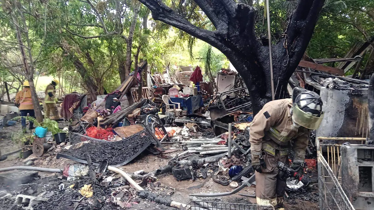 Considerables daños fue el resultado del siniestro ocurrido este domingo en la colonia Revolución Verde