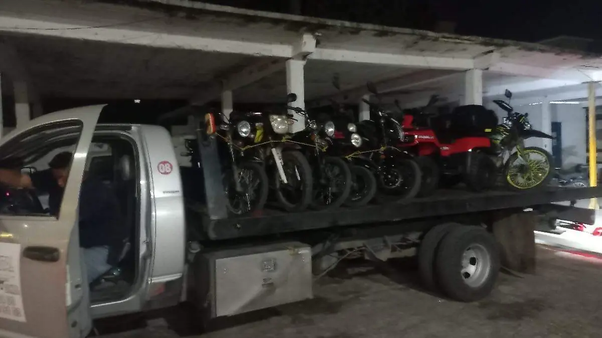 De acuerdo a declaraciones oficiales, las 16 unidades fueron decomisadas porque sus propietarios no contaban con la documentación