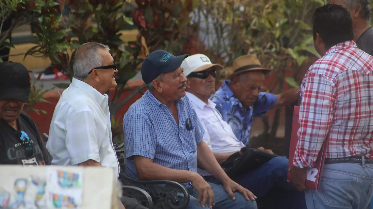 La salud mental de los adultos mayores depende de su entorno físico, social y financiero