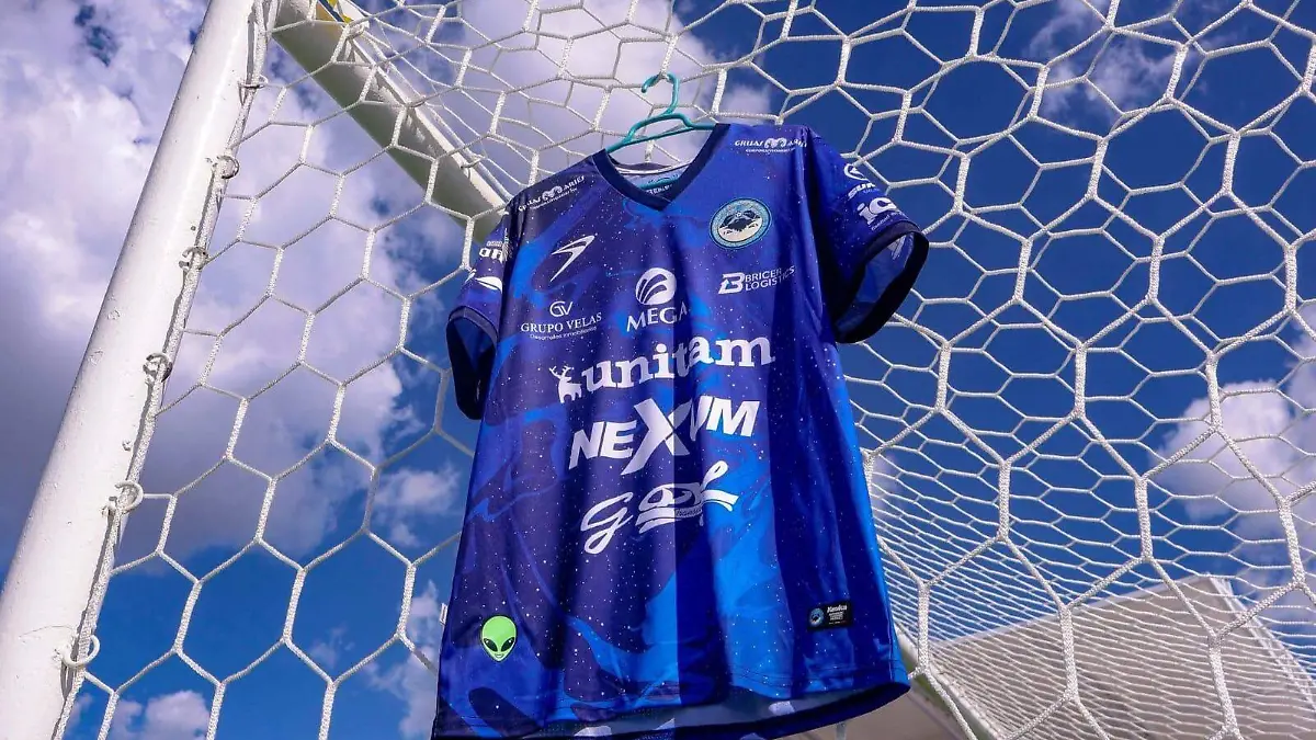 El nuevo jersey del equipo de futbol es de otro mundo y se estrenó en su reciente partido como visitante