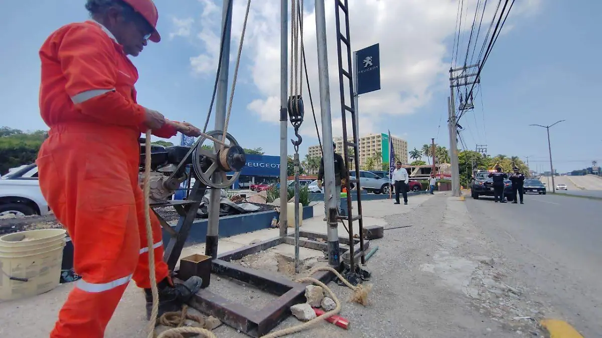 Comenzaron los estudios de suelo para la probable construcción de tres puentes peatonales en avenida Hidalgo