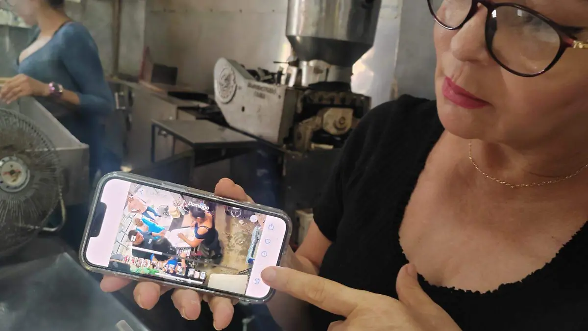 Los comerciantes del mercado de Tampico señalan que vigilan sus actividades mediante cámaras ante el riesgo de estafas