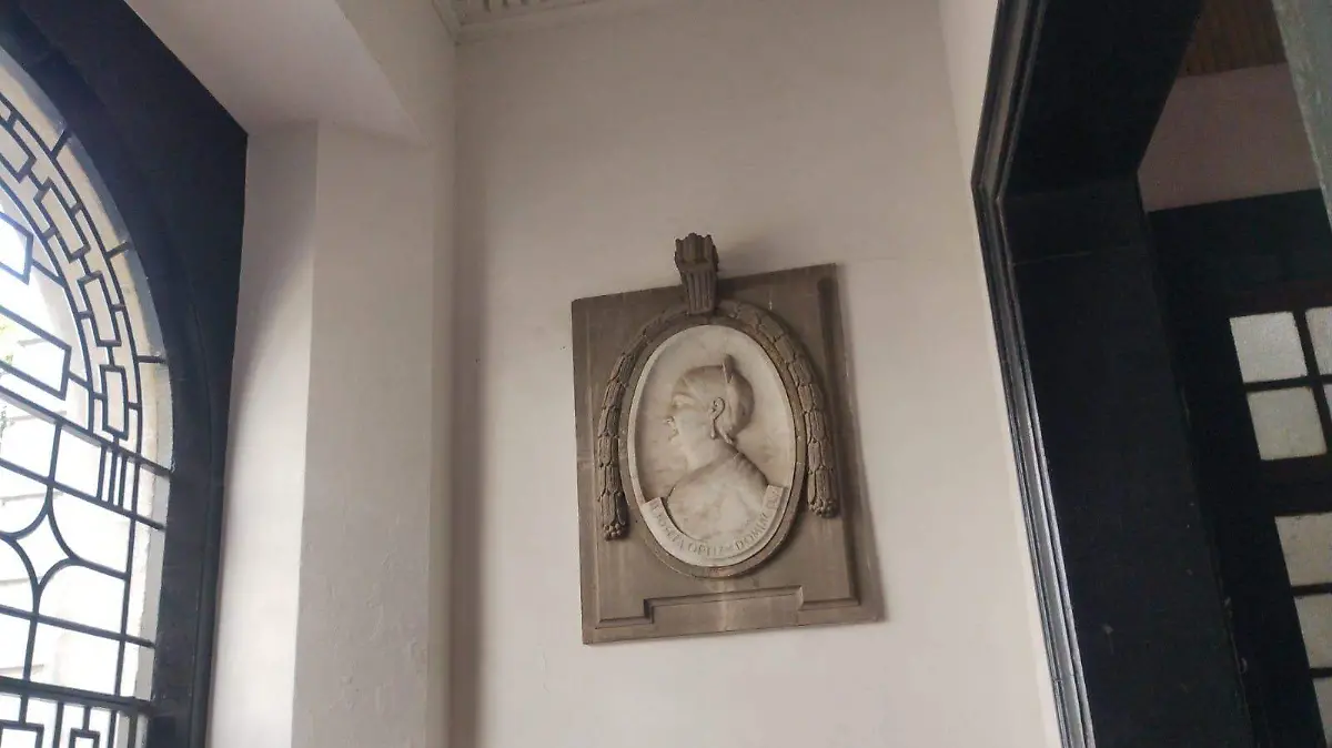 La corregidora Josefa Ortiz de Domínguez se ubica a la entrada