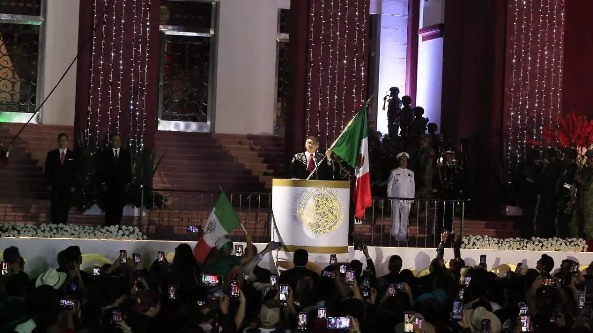 El gobernador Américo Villarreal Anaya dió el tradicional grito de independencia desde Ciudad Victoria