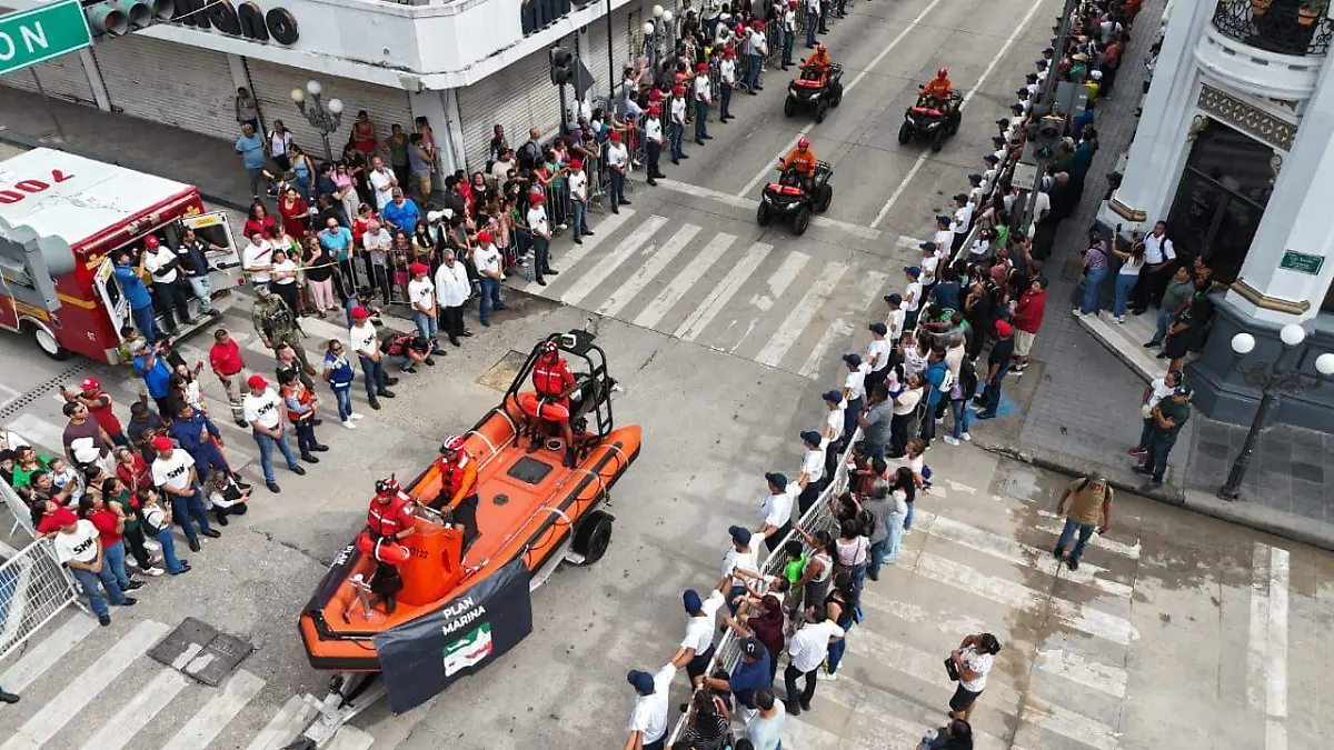 La Secretaría de Marina y Armada de México abrió el desfile en Tampico