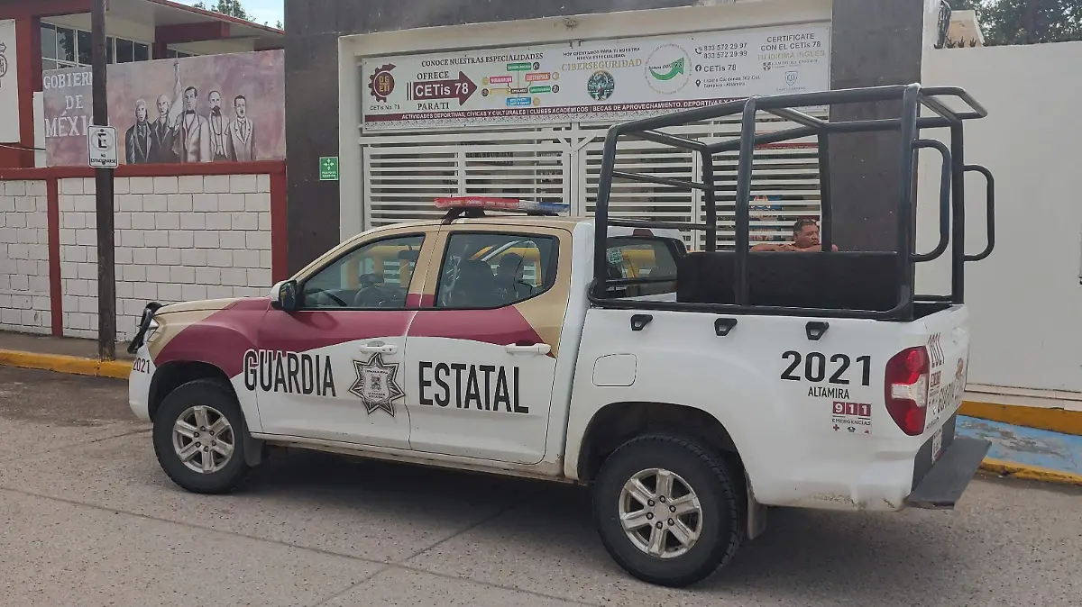 Protesta en el CETis 78 se sale de control: golpean a director del plantel