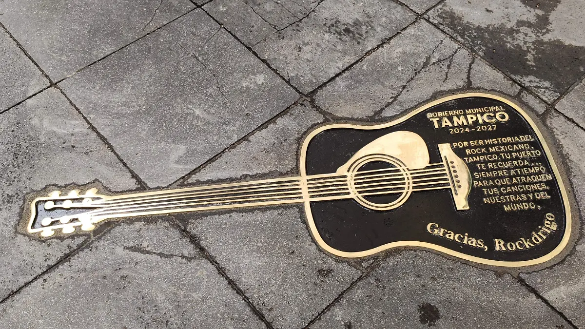 Develación placa Rockdrigo